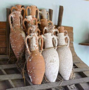 Amphorae stacking. Suggestion on how amphorae may have been stacked on a galley.
